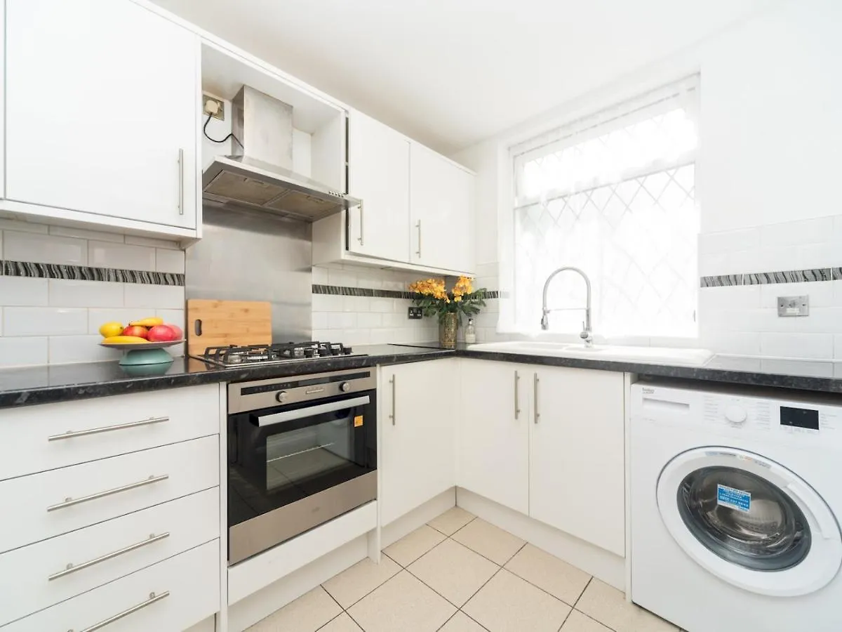 Vakantiehuis Pass The Keys Spacious 4 Bed House Free Parking Near Station Bexleyheath