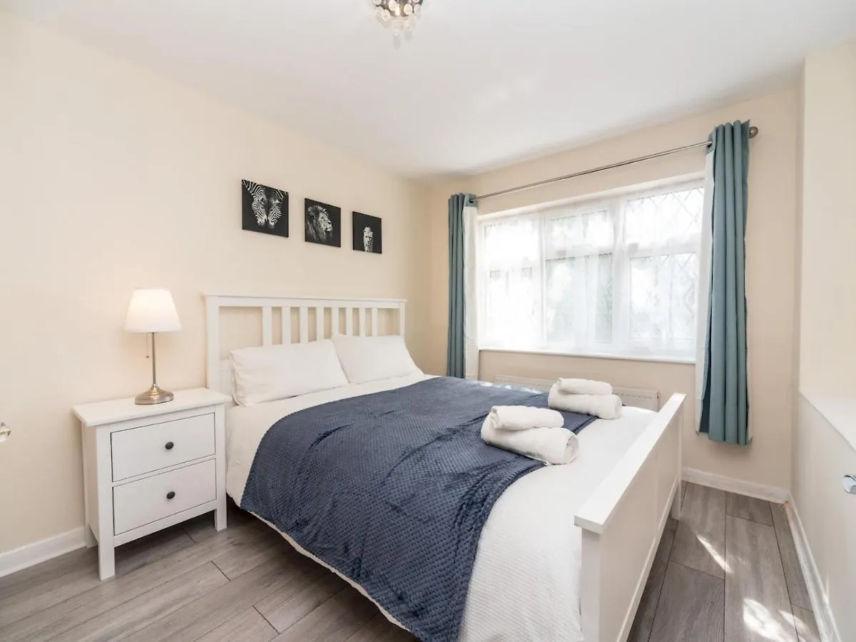 Pass The Keys Spacious 4 Bed House Free Parking Near Station Bexleyheath Vakantiehuis